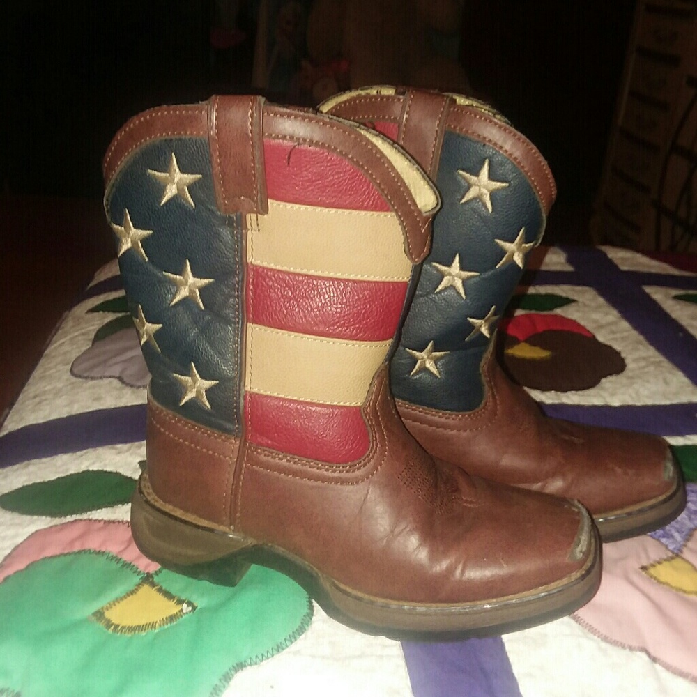Boys boots